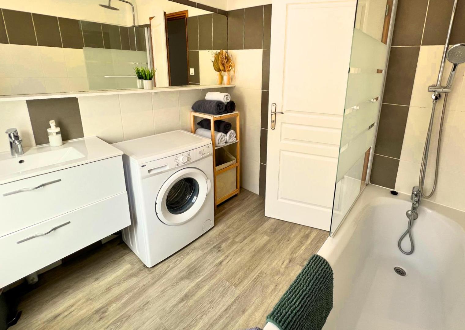 Appartement - Parking Prive Gratuit, Proche Centre-Ville Et Gare De Saint-Omer Saint-Omer (Pas-de-Calais) Luaran gambar